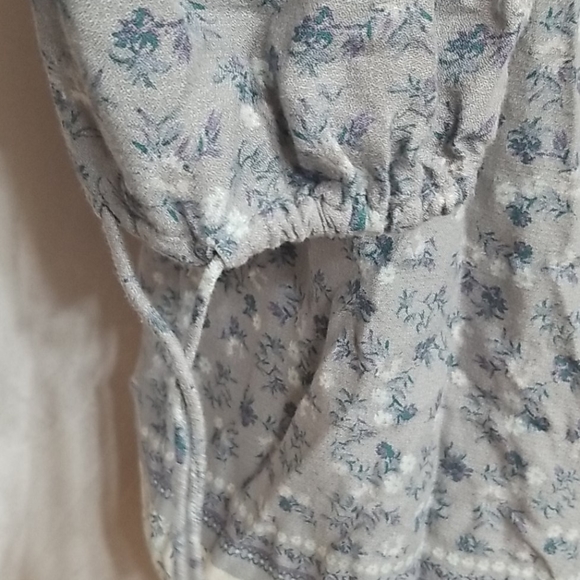 ❤Lucky Brand Women's Medium Gray and White Blouse - Picture 5 of 6